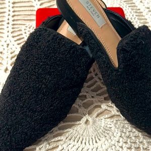 NWOT!!! Steve Madden mules. Size 8